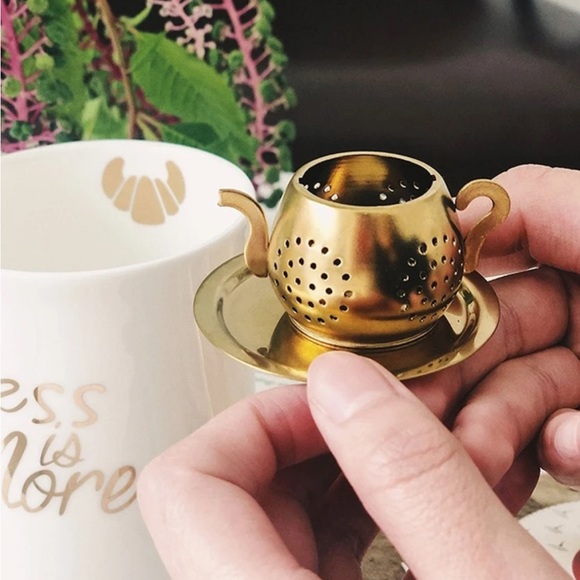 NWT brass colored tea pot tea leaf strainer - Picture 3 of 6